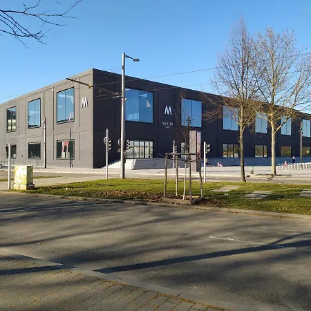 Magnifique Et Grand Trois Pieces Avec Belle Terrasse Meublee Et Arboree