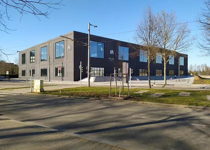 Magnifique Et Grand Trois Pieces Avec Belle Terrasse Meublee Et Arboree