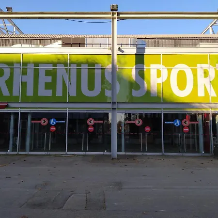 Magnifique Et Grand Trois Pieces Avec Belle Terrasse Meublee Et Arboree